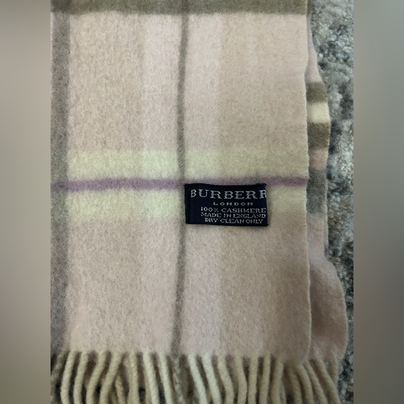 Burberry Pink Cashmere Plaid Nova Check Fringe Scarf - Picture 1 of 10